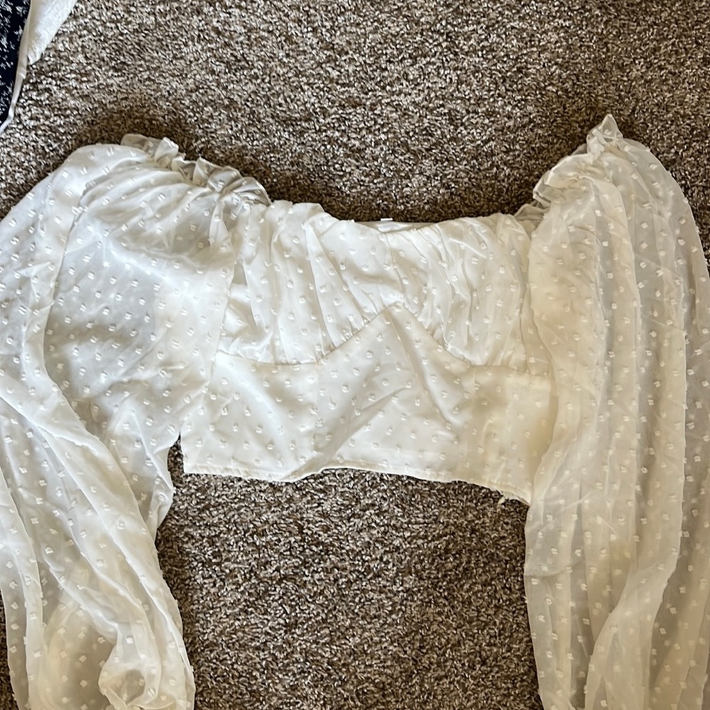 White long sleeve crop